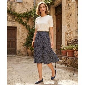 Josephine Chaus size four 100% silk skirt with metal embroidery.